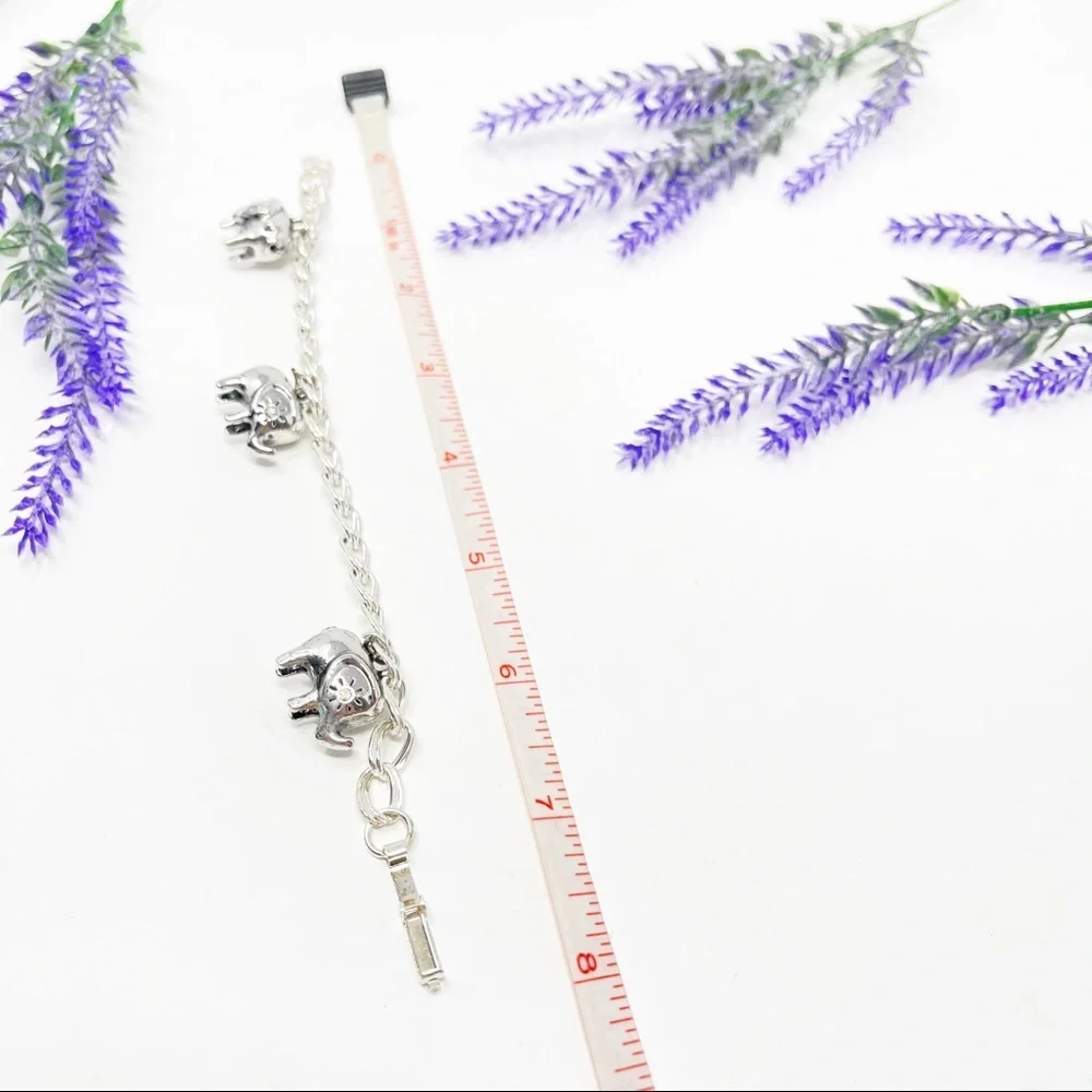 Chic Silver Elephant Charm Bracelet